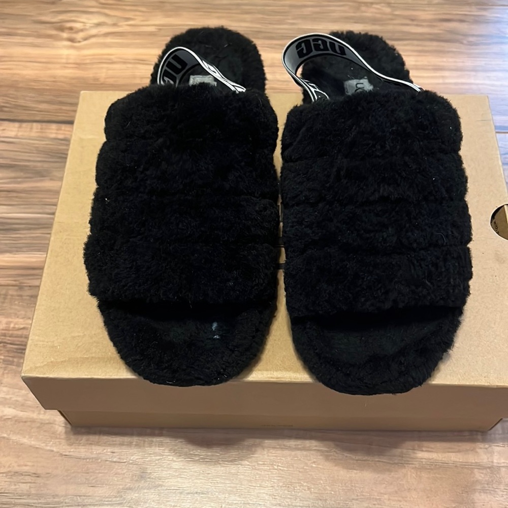 Black Fluffy Uggs
